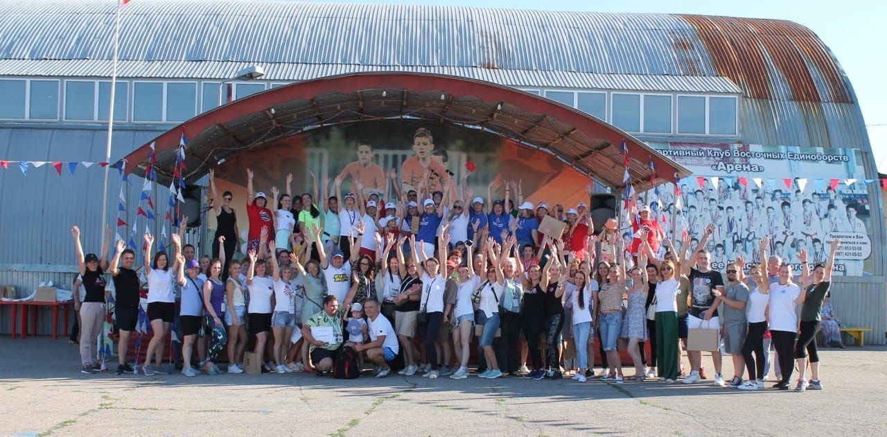 Игры и спортивные соревнования объединили более 300 человек на День физкультурника на Красноярском спортивном комплексе.