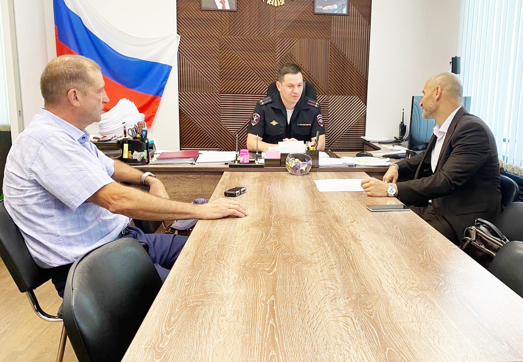 Под контролем общественности