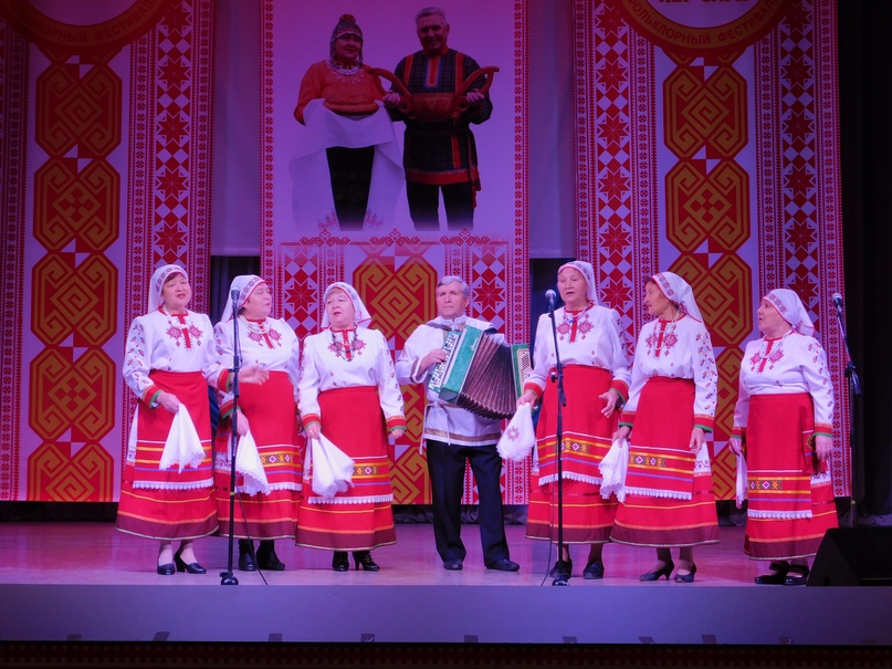 Выступление коллектива «Уяв» на областном чувашском фольклорном фестивале «КЁР С&#196;РИ»