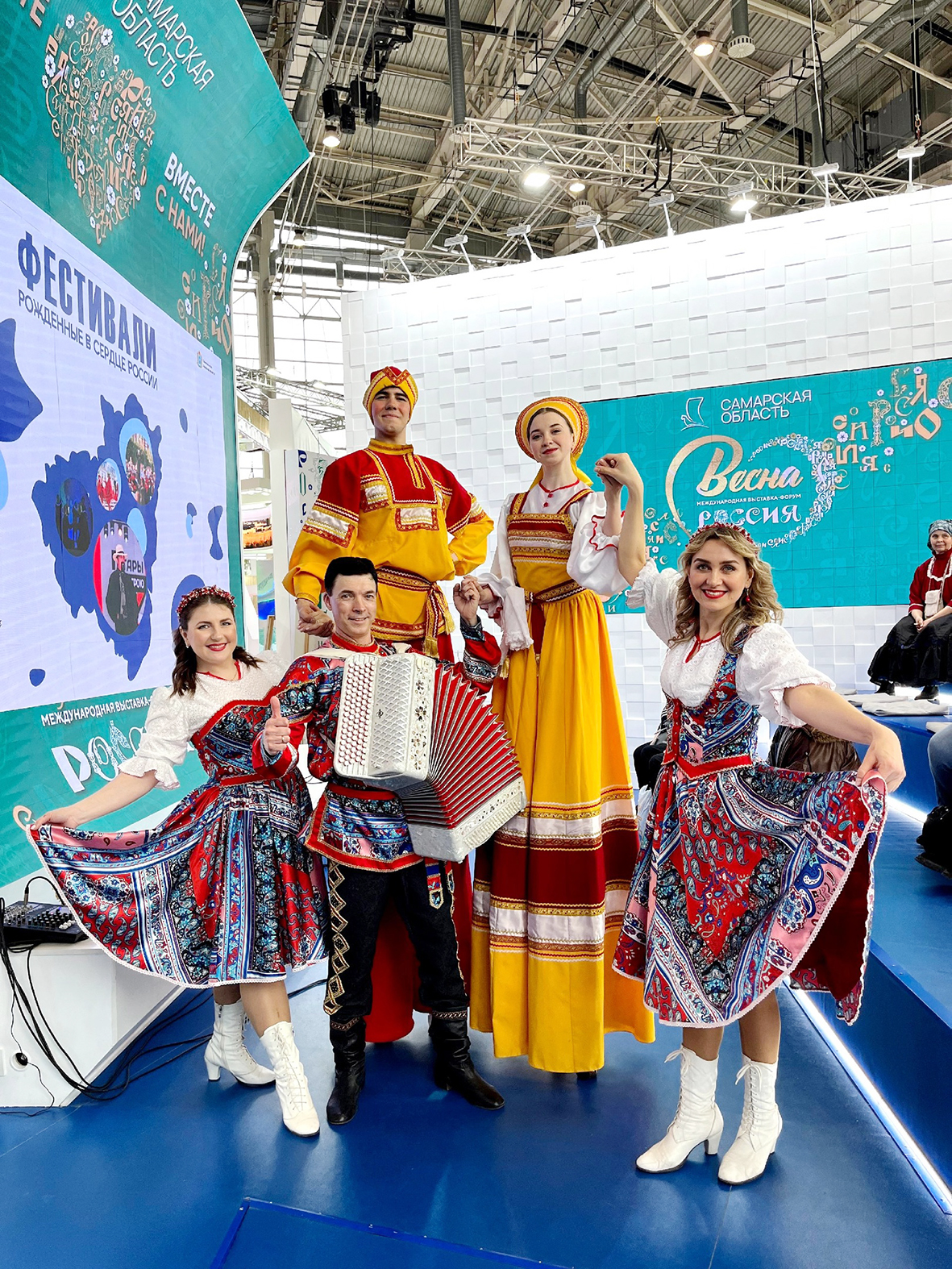01-Калина на ВДНХ представляет Самарскую область.jpg