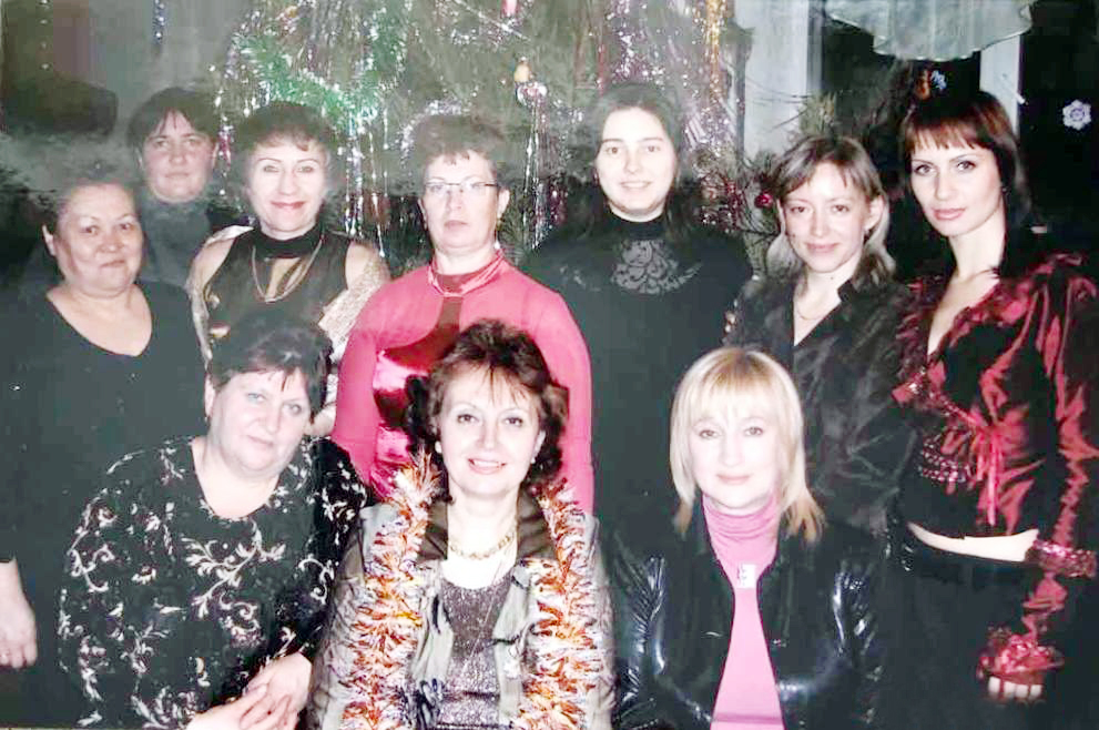 01-Коллектив музыкальной школы 2006 года.jpg
