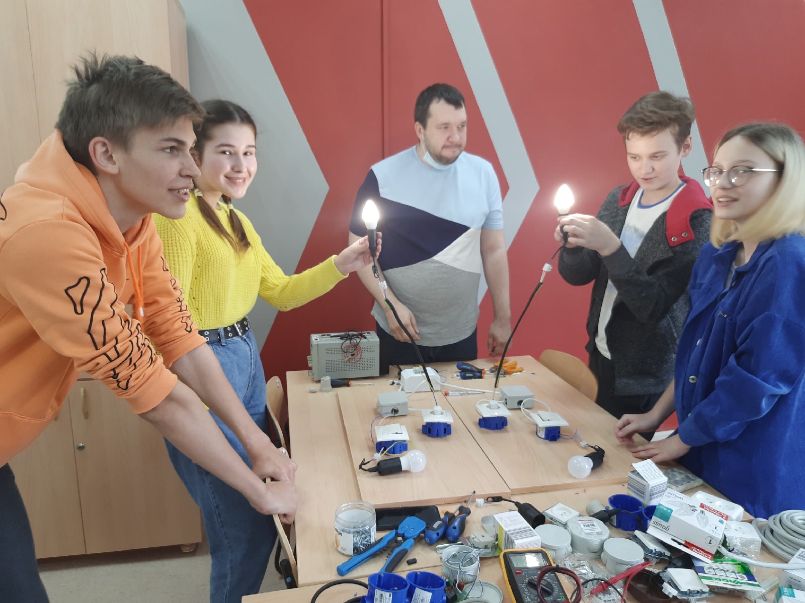 01-апрель 2021 мастер класс Электропроводка.jpg