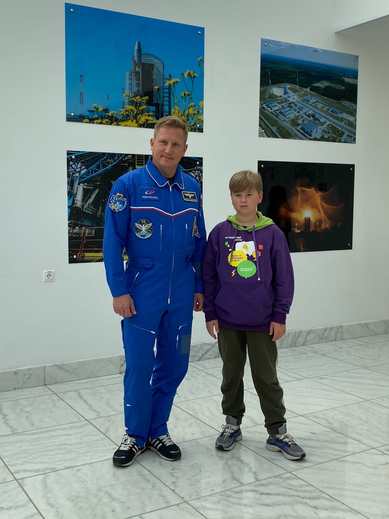 02-Космодром  с космонавтом.jpg