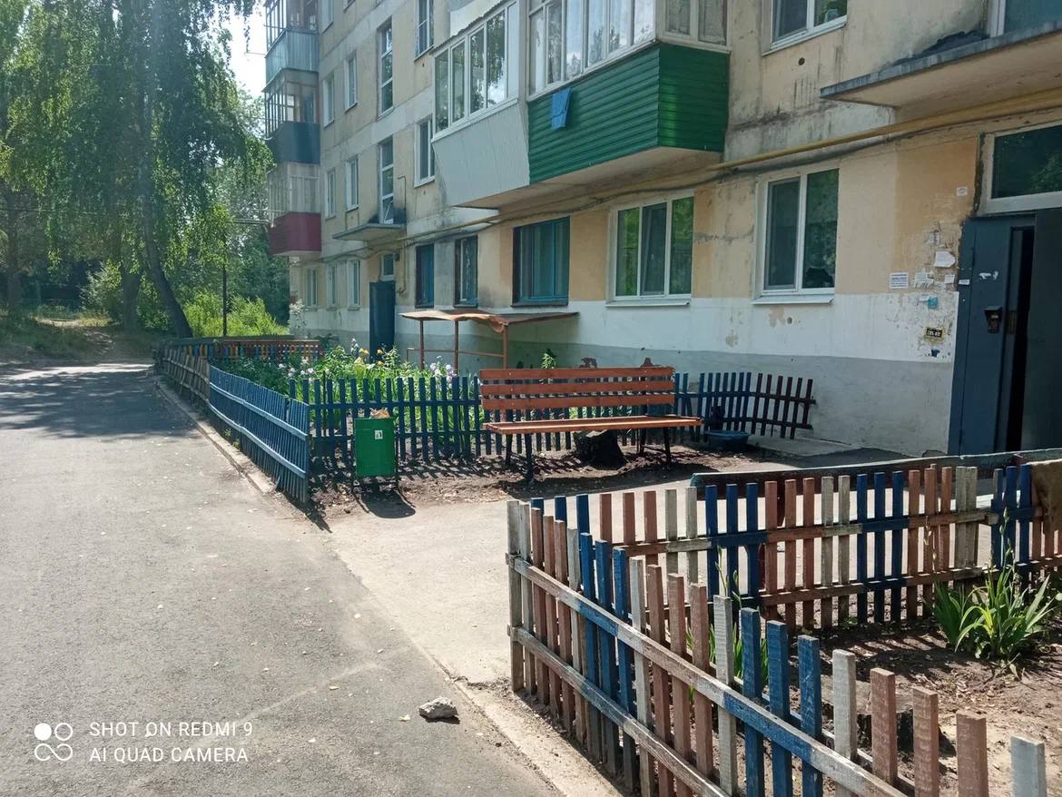 02 - пгт Мирный, дворовая территория.jpg