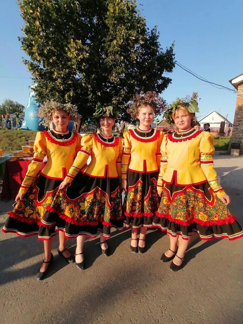 В селе Старая Бинарадки проходит день села и фито-фестиваль «Батюшка чай»