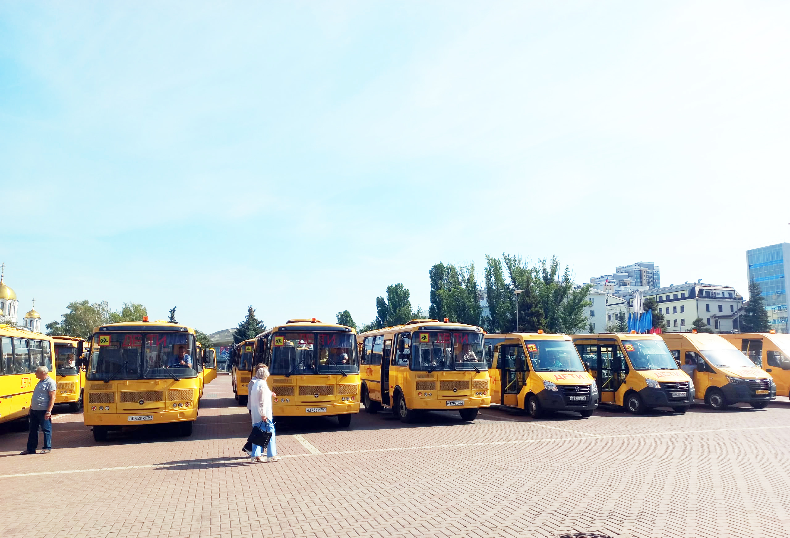 В новый учебный год на новом автобусе!